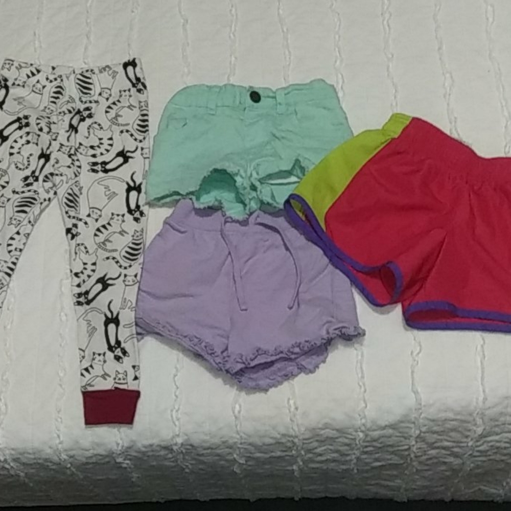 Bundle of 3T kids pants, great condition
